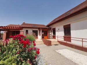 The building in which a panziókat is located