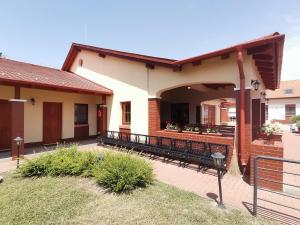 The building in which a panziókat is located