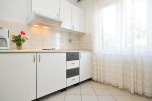 Fotografia z galérie ubytovania Apartment in Nin with loggia, air conditioning, Wi-Fi (4869-5) v Nin