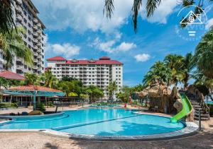 Swimming pool sa o malapit sa Port Dickson 6pax 2BR Glory Beach Resort Seaview