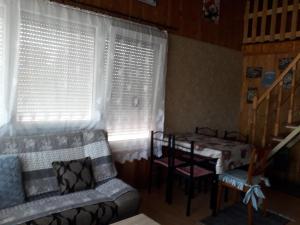 Posedenie v ubytovaní Diófa Kuckó Apartman