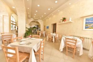 Restaurace v ubytování Albergo Atlantic