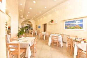 Restaurace v ubytování Albergo Atlantic
