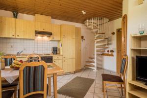Η κουζίνα ή μικρή κουζίνα στο Hof Wagenberg Ferienwohnung 1