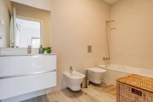 Ένα μπάνιο στο Happiness Apartment - 2bedroom apt in Aljezur