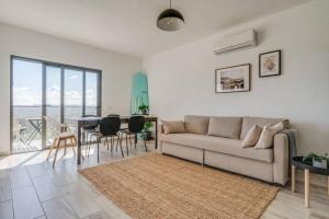 Χώρος καθιστικού στο Happiness Apartment - 2bedroom apt in Aljezur