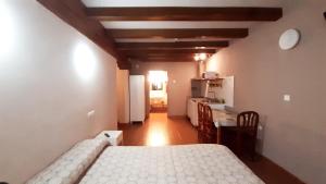 Postel nebo postele na pokoji v ubytování Hostal-Cicloturismo Lopenea + 46 fotografií