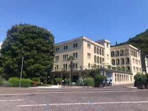 Το κτήριο όπου στεγάζεται  το ξενοδοχείο