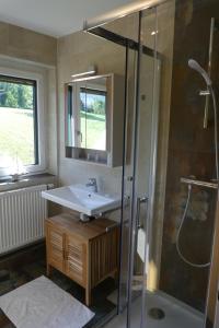 Koupelna v ubytování Haus Daheim + 37 fotografií