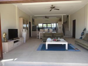 Fotografie z fotogalerie ubytování The Beach Front Villas - North Bali v destinaci Kubutambahan