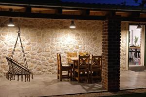 Patio alebo iná vonkajšia časť ubytovania Stone Fantasy