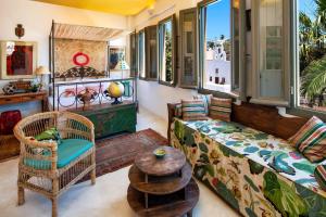 O zonă de relaxare la Hiraeth Santorini