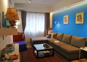 A seating area at Royal Blue Grand Suite No 3
