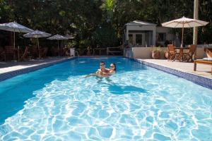 - une piscine pour hommes et femmes dans l'établissement Pousada Aguas Claras, à Búzios