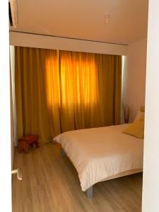 Krevet ili kreveti u jedinici u objektu Summer getaway: Stunning 1 bedroom apartment!