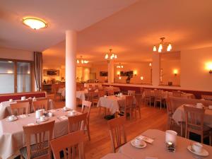 Εστιατόριο ή άλλο μέρος για φαγητό στο Hotel Röck Garni