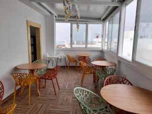 Imagen de la galería de Hostal Casandra - antiguo Hostal Los Valencianos, en Conil de la Frontera
