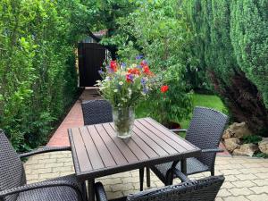 Vonkajšia záhrada v ubytovaní Balaton Apartman
