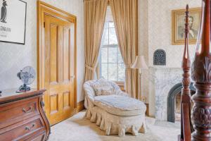 Ένα ή περισσότερα κρεβάτια σε δωμάτιο στο Galena Inn