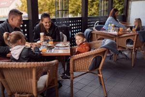 Hostia v ubytovaní Hotel U Valdické brány