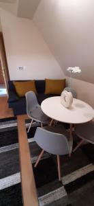 Posedenie v ubytovaní NAPKŐ APARTMAN