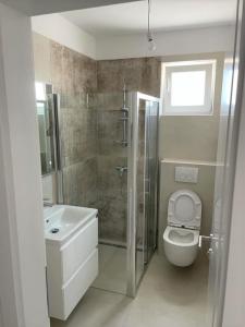 Kúpeľňa v ubytovaní Sea&City View Luxury Apartment