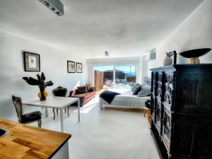 Fotografia z galérie ubytovania Le Paddock Lodge Andalousie, studio mer 30m2 v destinácii Estepona