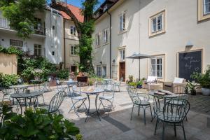 Restaurace v ubytování Monastery Garden Prague