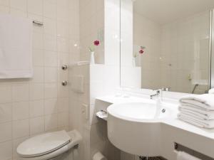 ACHAT Hotel Zwickau tesisinde bir banyo