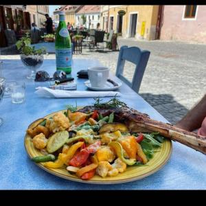 Essen in der Pension oder in der Nähe