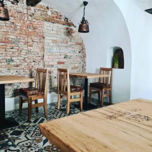 Ein Restaurant oder anderes Speiselokal in der Unterkunft CASA GRINDA 