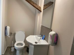Boutique Rooms with Parking的一间浴室