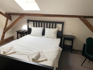 Boutique Rooms with Parking客房内的一张或多张床位