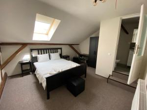 Boutique Rooms with Parking客房内的一张或多张床位