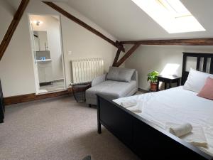 Boutique Rooms with Parking客房内的一张或多张床位
