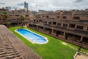 an overhead view of a building with a swimming pool at Casa MUNDOVALENCIA in Valencia