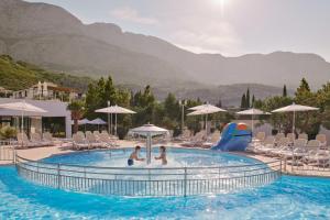Bassein majutusasutuses Bluesun hotel Neptun - All inclusive või selle lähedal +35 fotot
