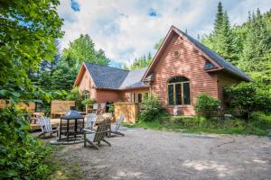 Imagem da galeria de Chalet Chevreuil Zen em Lac-Superieur