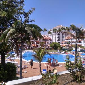 The swimming pool at or close to Bellas Vistas Parque Santiago 2