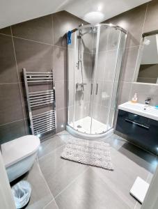 Um banheiro em Modern Maisonette 2 Bedrooms Newly Renovated