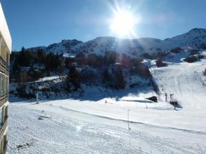 Appartement EPICEA Residence Front de neige during the winter