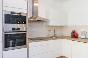 Köök või kööginurk majutusasutuses Apartments Anna Liznjan