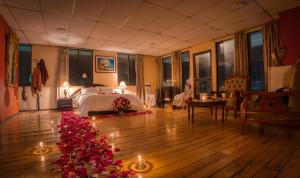 Khu vực ghế ngồi tại Hotel Royalty