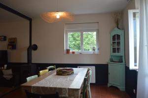 Fotografie z fotogalerie ubytování Domaine du pavillon Gîte 15 personnes v destinaci Issy-lʼÉvêque + 18 fotografií