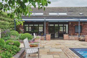 Gallery image of Bluebell Cottage in Macclesfield