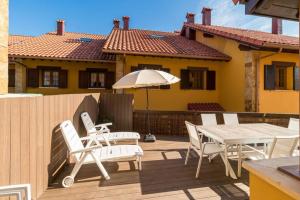Zdjęcie z galerii obiektu Cantabria Collection - Espectacular casa con piscina pequeña w mieście Bareyo