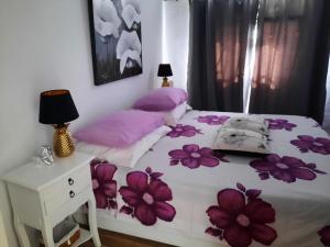 Postel nebo postele na pokoji v ubytování Lavanda Apartment & Studio - Old Town Mali Lošinj