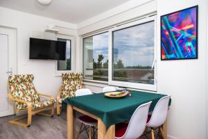 TV a/nebo společenská místnost v ubytování Apartments Jedro