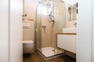 Koupelna v ubytování Apartments Jedro