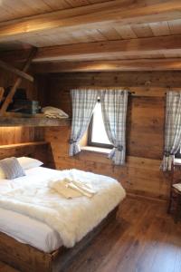 Postel nebo postele na pokoji v ubytování FORESCH HUS CHAMBRES D'HOTES